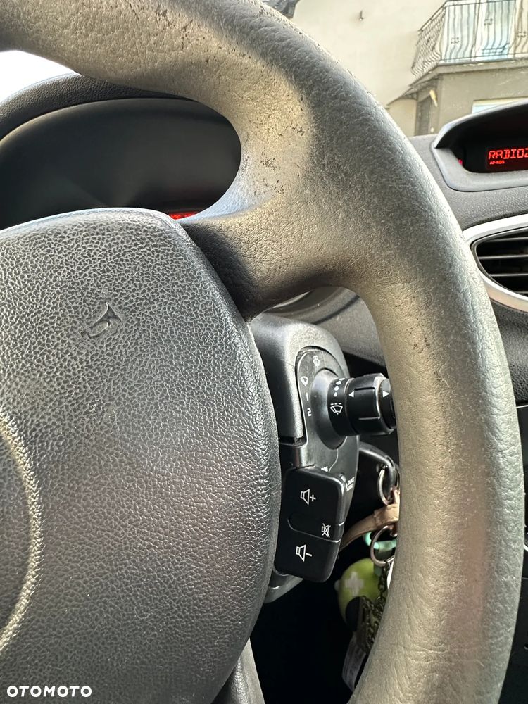 Renault Clio 1.2 16V Authentique - 8