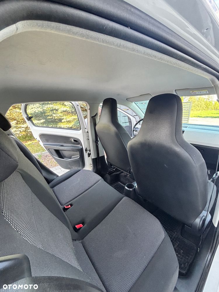 Volkswagen up! (BlueMotion Technology) move - 9