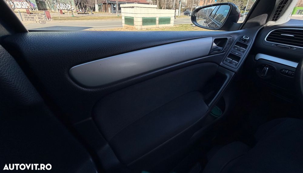 Volkswagen Golf 2.0 TDI Comfortline - 26