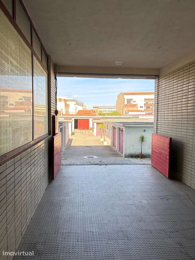 Garagem Independente | Aver-o-Mar, Póvoa de Varzim - Grande imagem: 3/7