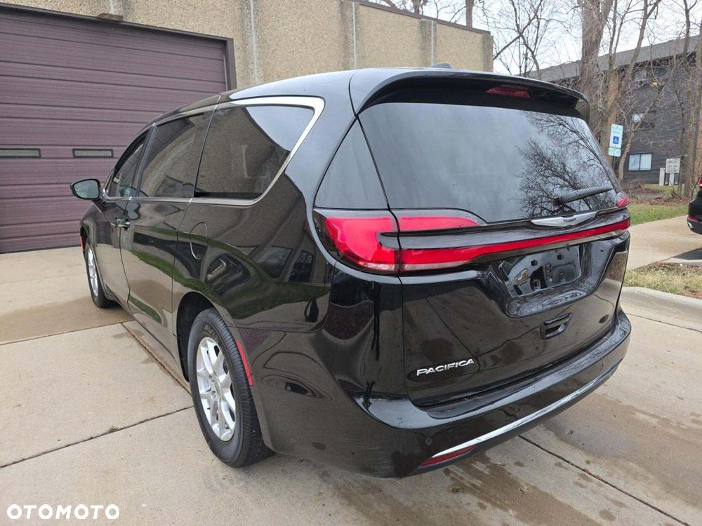 Chrysler Pacifica - 2