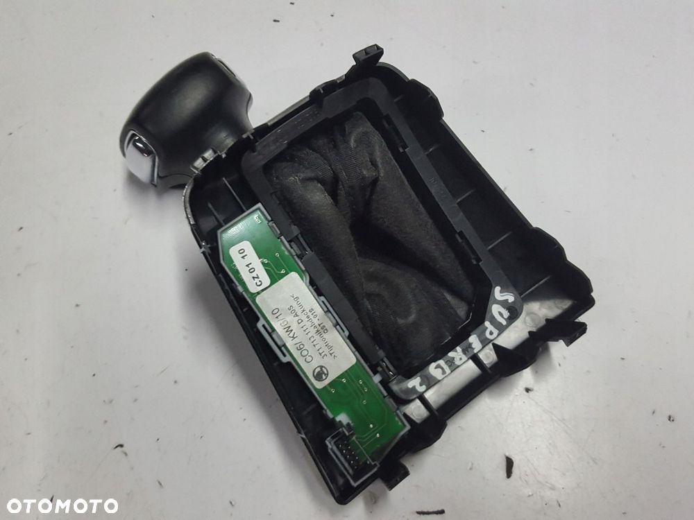 SKODA SUPERB 2 II 08-12r GAŁKA MIESZEK ZMIANY BIEGÓW AUTOMAT - 6