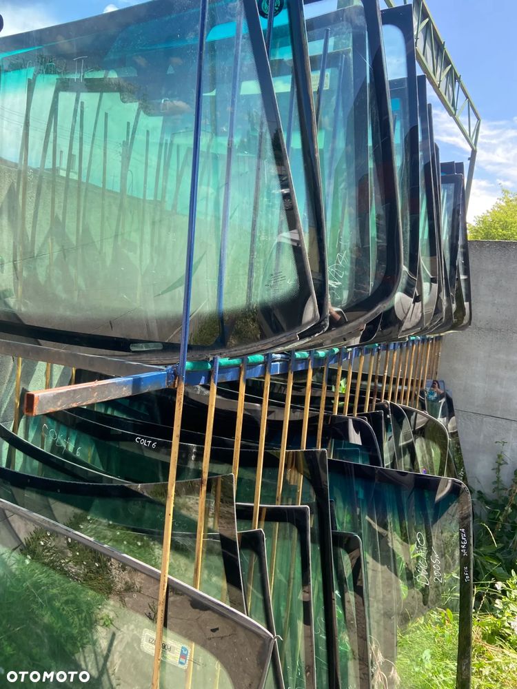 SZYBA PRZEDNIA CZOŁOWA BMW E46 - 1