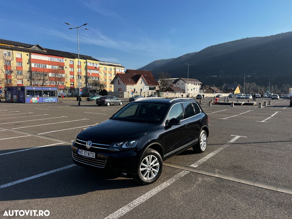 Volkswagen Touareg - 1