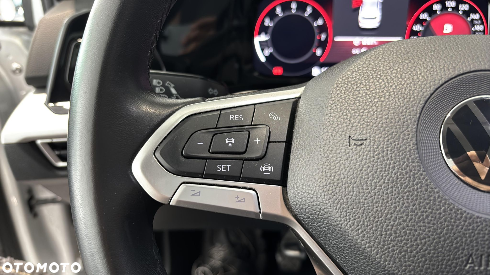 Volkswagen Golf VIII 1.5 TSI EVO Life - 24