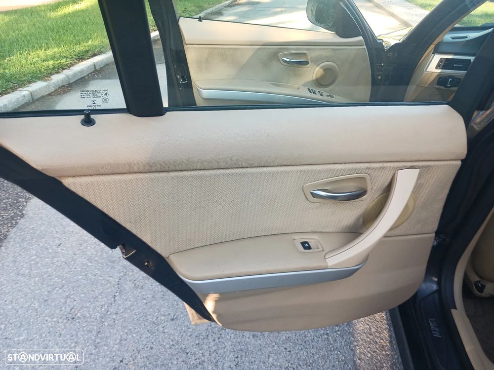 BMW 318 d Navigation - 27