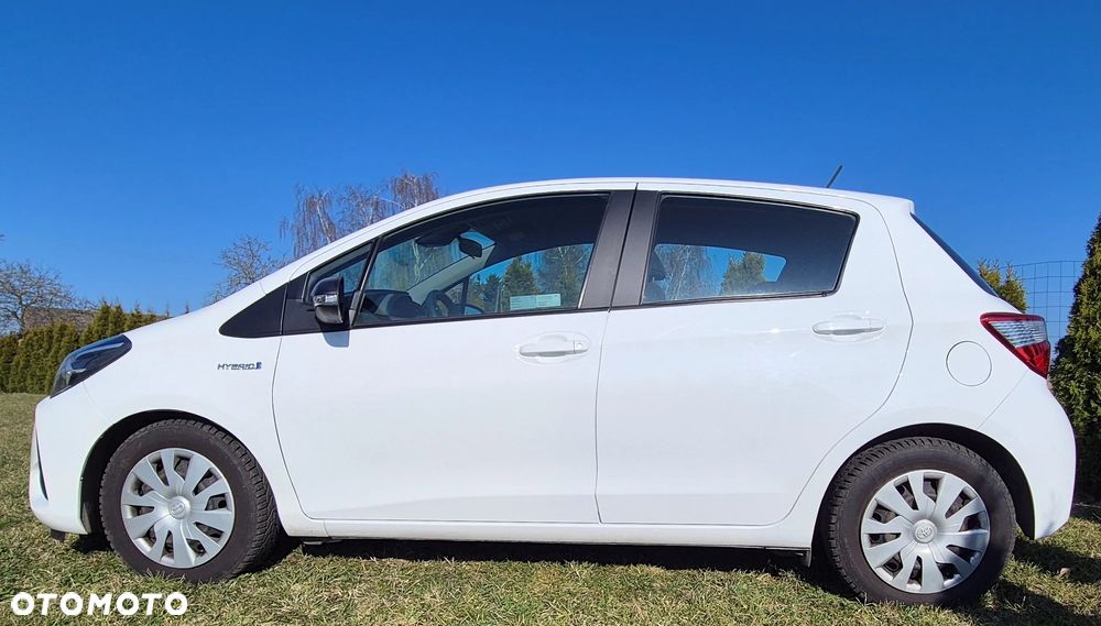 Toyota Yaris Hybrid 100 Active EU6 - 3