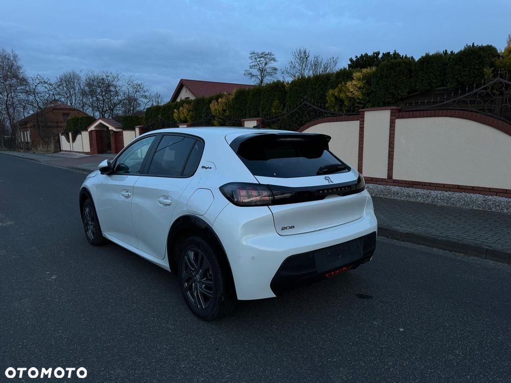 Peugeot 208 PureTech 100 EAT8 Allure Pack - 4