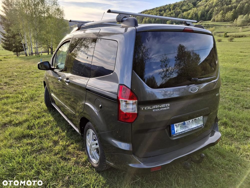 Ford Tourneo Courier 1.0 EcoBoost Titanium - 11