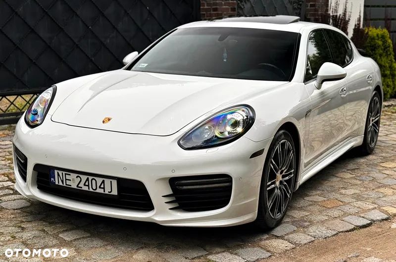 Porsche Panamera GTS PDK - 38