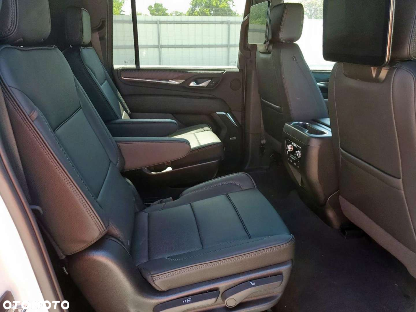 GMC Yukon - 11