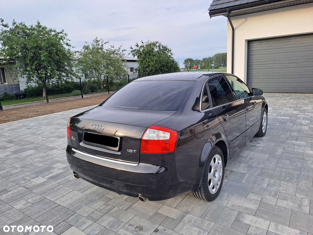 Audi A4 Limousine - 4