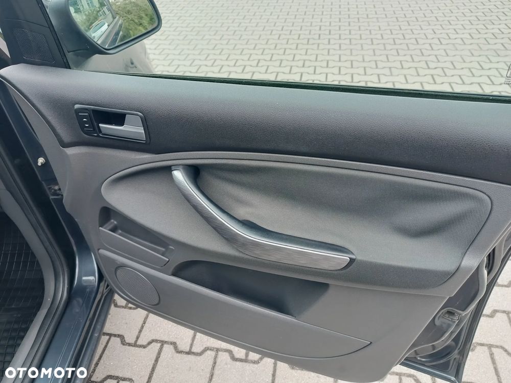 Ford C-MAX 1.8 TDCi Ambiente - 15