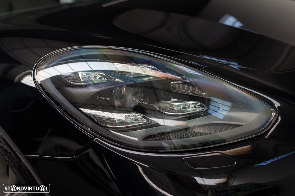 Porsche Panamera Sport Turismo Turbo S E-Hybrid - 13