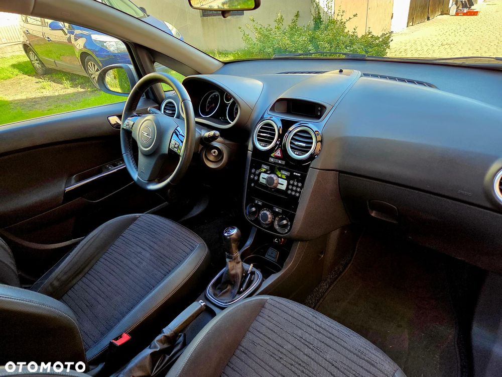 Opel Corsa 1.2 16V Enjoy - 4