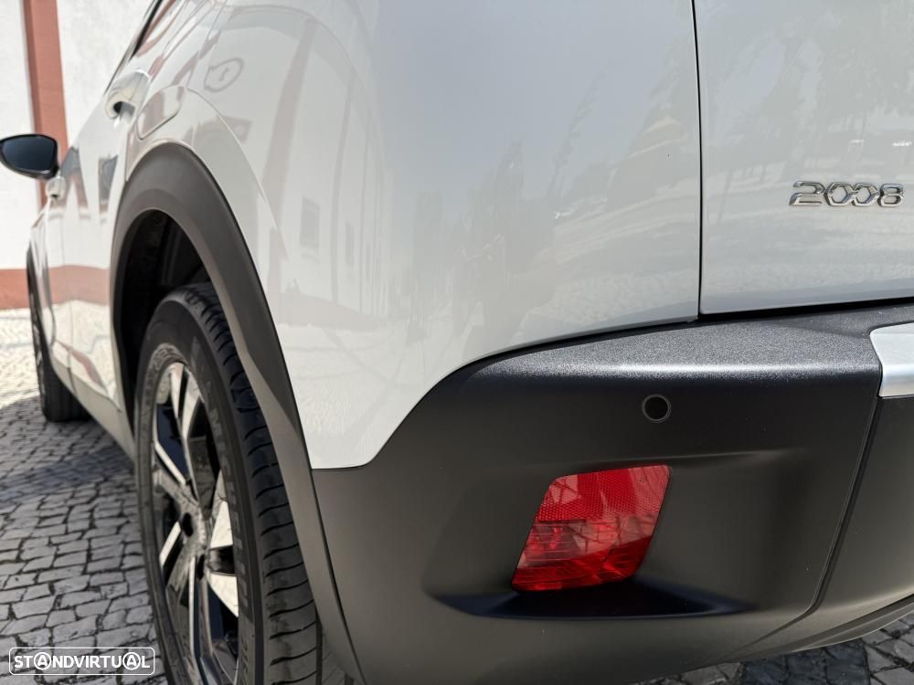 Peugeot 2008 1.2 PureTech Allure Pack - 11