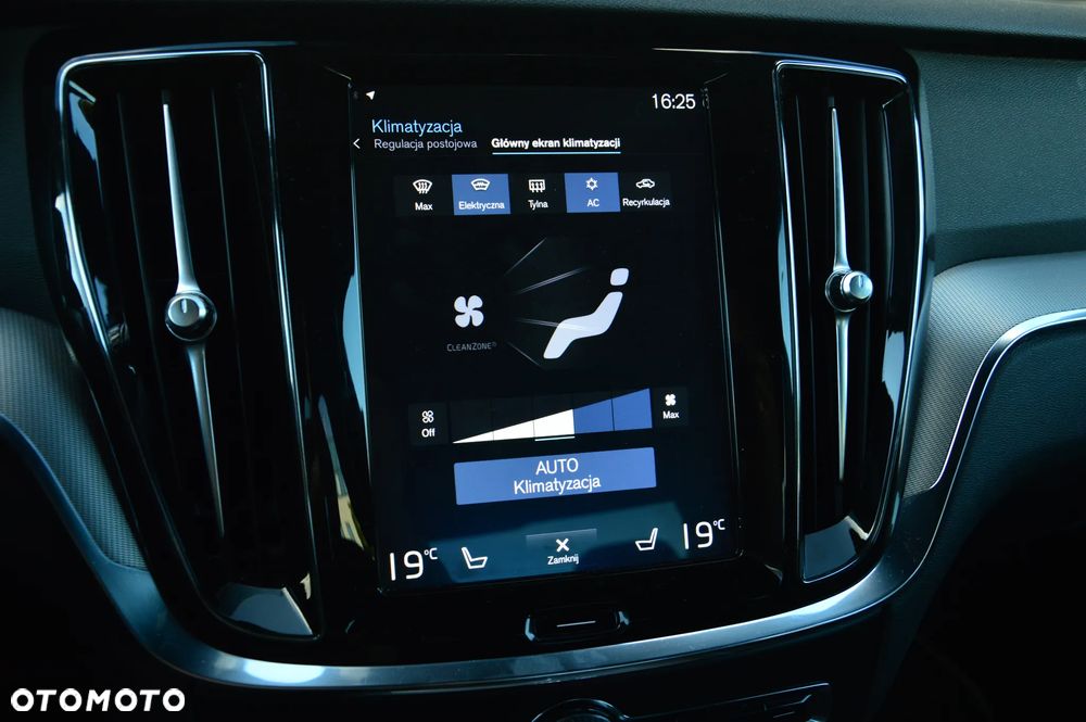 Volvo S60 T4 R-Design - 29