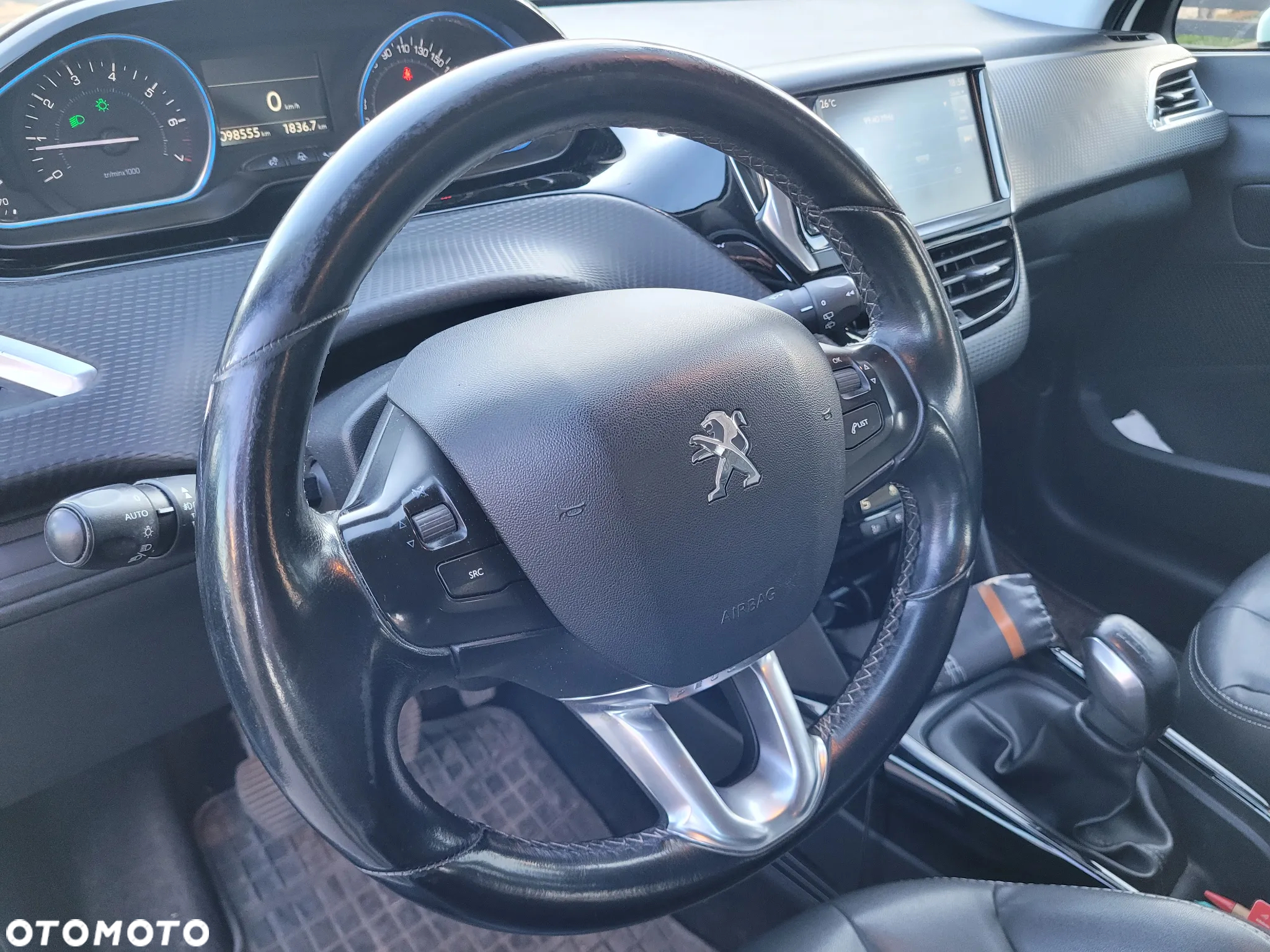 Peugeot 2008 1.2 Pure Tech Allure S&S - 19