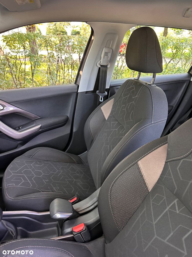 Peugeot 2008 1.2 Pure Tech Active S&S - 21
