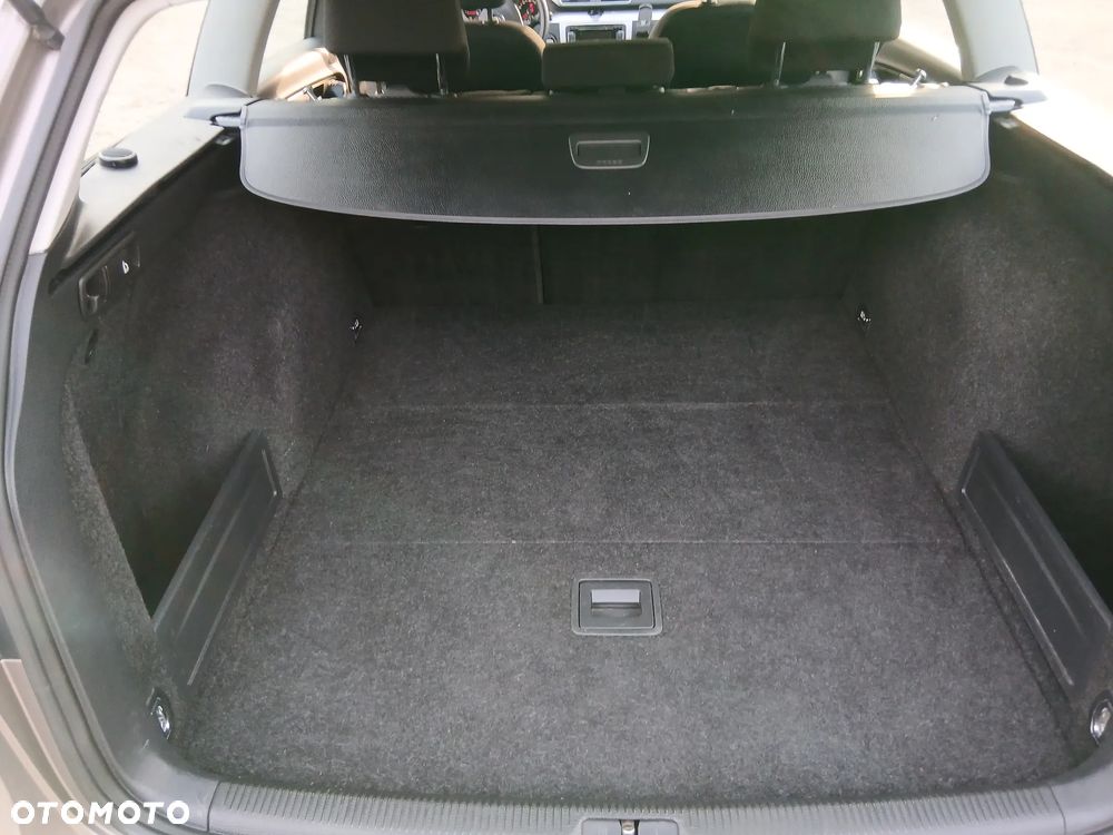 Volkswagen Passat - 23