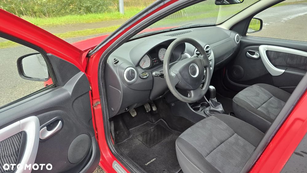 Dacia Sandero 1.6 MPI Laureate - 9