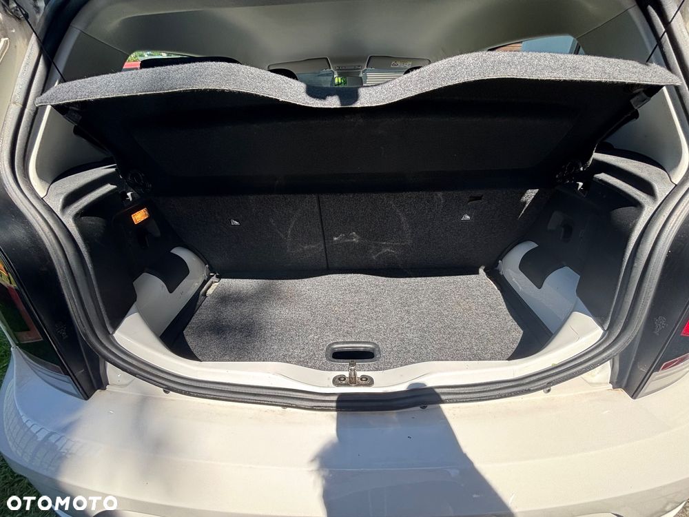 Volkswagen up! 1.0 high - 9