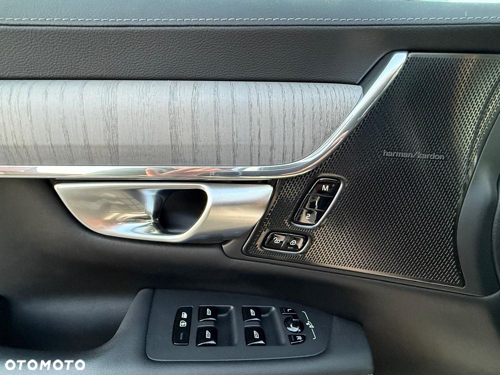 Volvo V90 Cross Country - 26