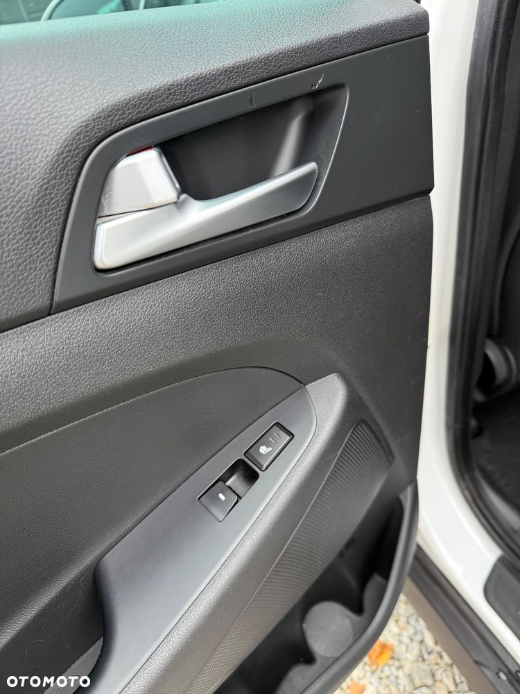 Hyundai Tucson 2.0 CRDi 4WD Advantage - 16