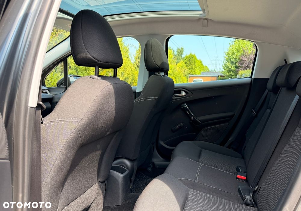 Peugeot 208 1.2 PureTech Allure - 15