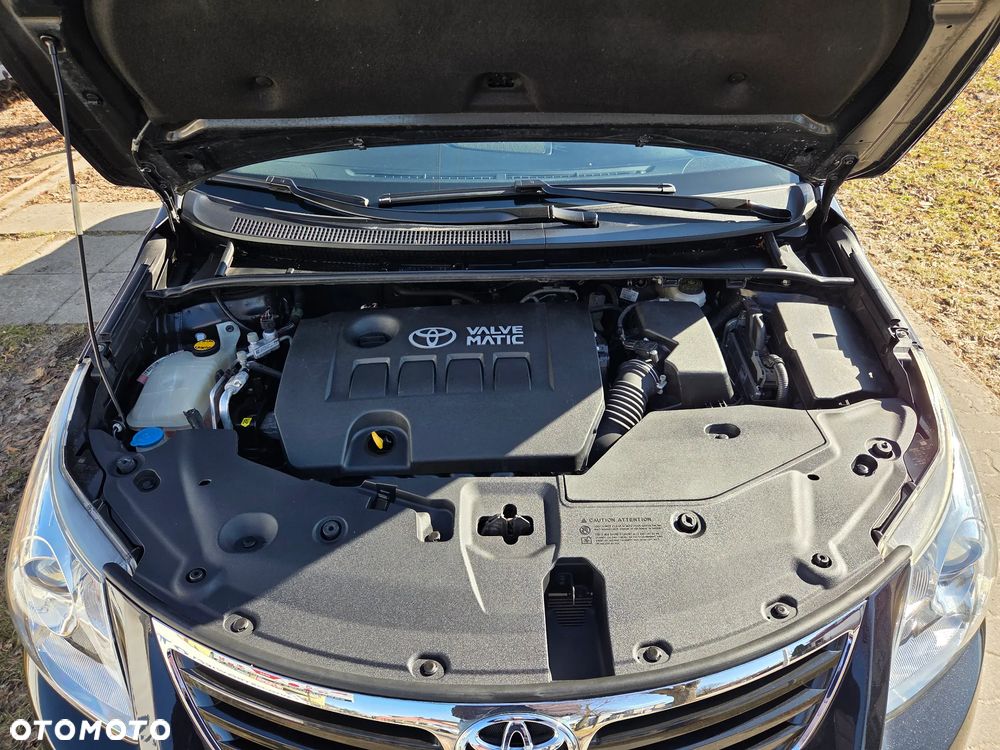Toyota Avensis 1.8 Comfort - 22