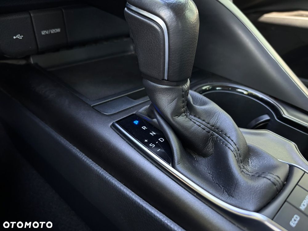 Toyota Camry 2.5 Hybrid Prestige CVT - 21