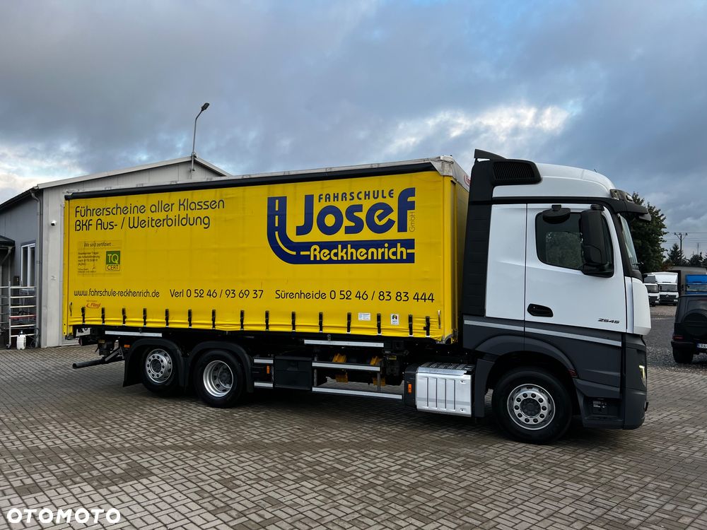 Mercedes-Benz Actros - 11