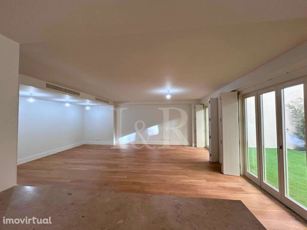 Apartamento T3 com pátio e estacionamento, Capuchos Residences, Lisboa - Grande imagem: 2/43