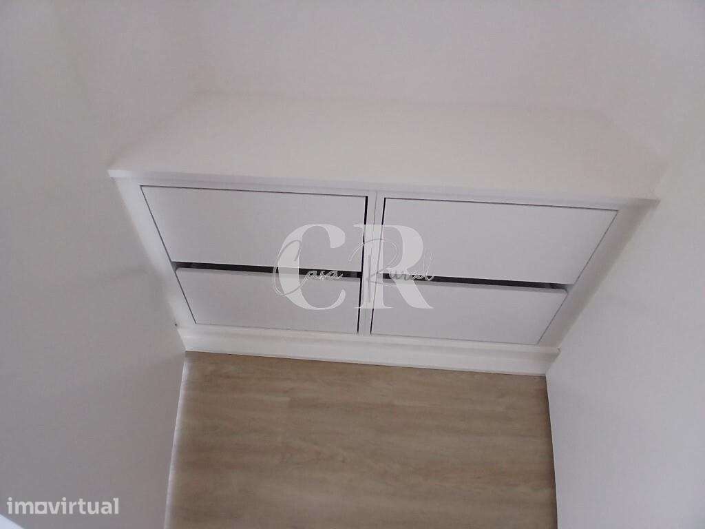 T1 Duplex totalmente renovado em frente à Sé Velha de Coimbra - Grande imagem: 4/46