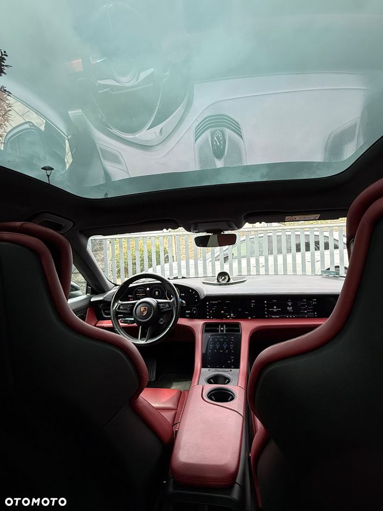 Porsche Taycan 4S - 8