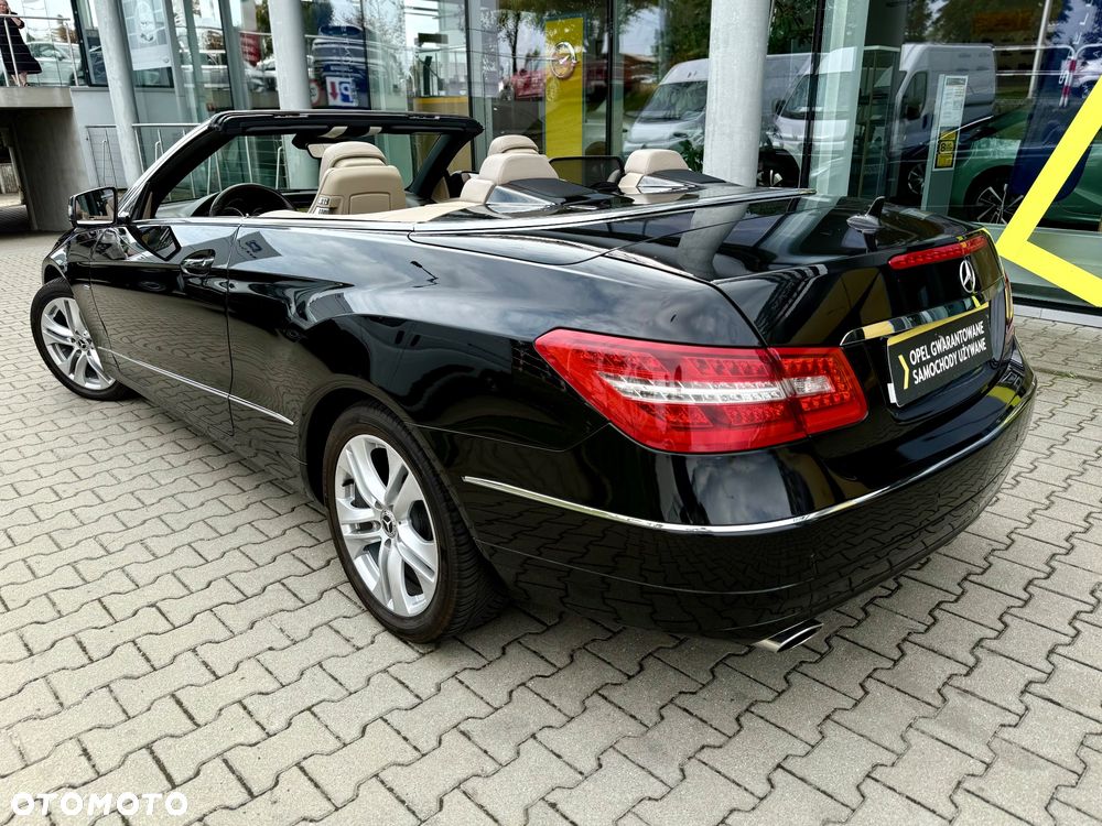 Mercedes-Benz Klasa E 200 BlueEFFICIENCY 7G-TRONIC Elegance - 4