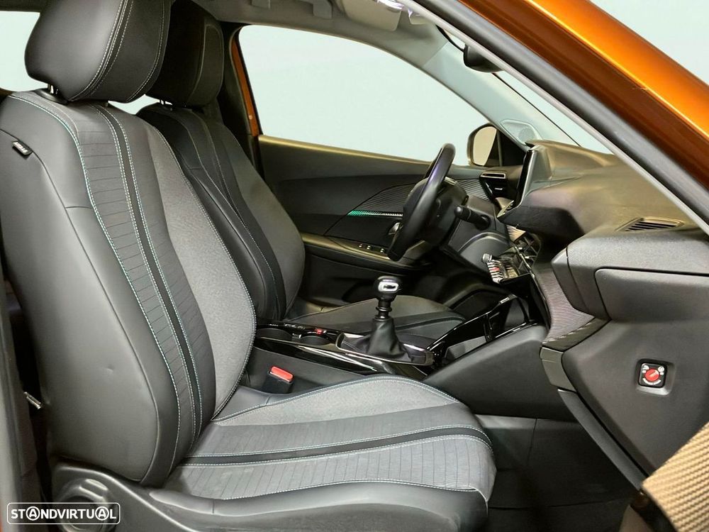 Peugeot 2008 1.2 PureTech Allure - 16