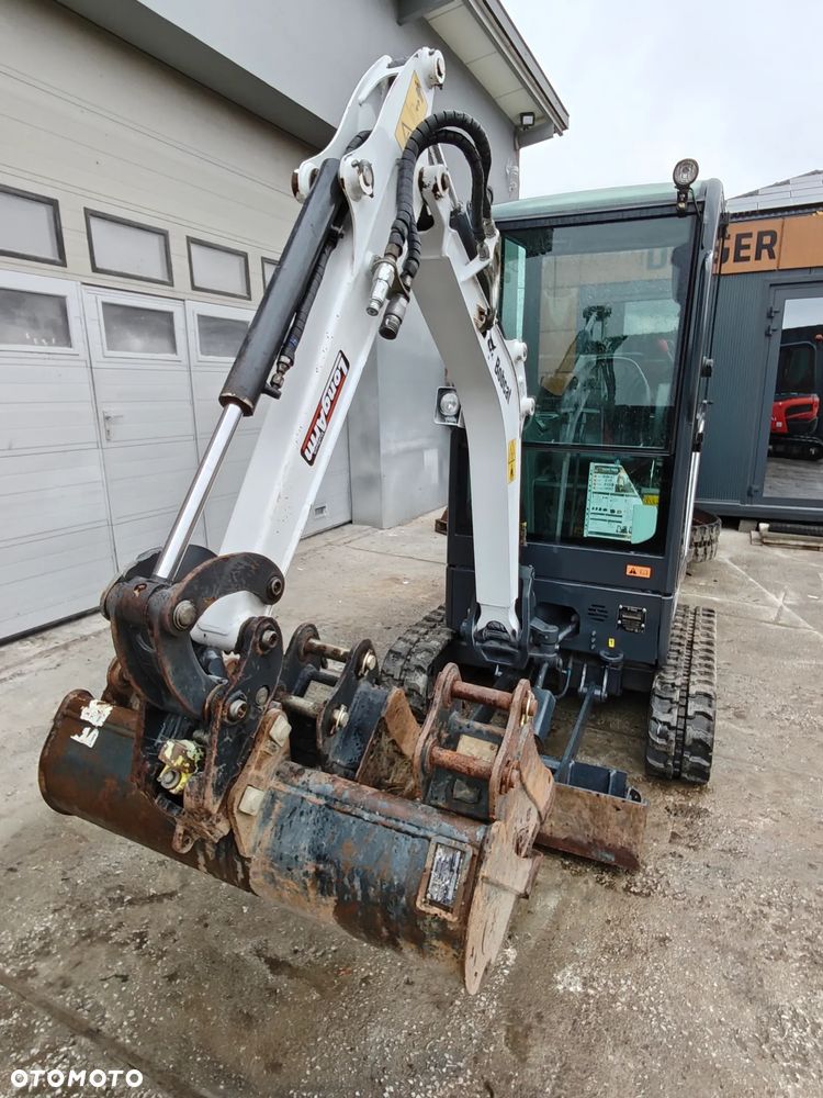 Bobcat E17 - 10