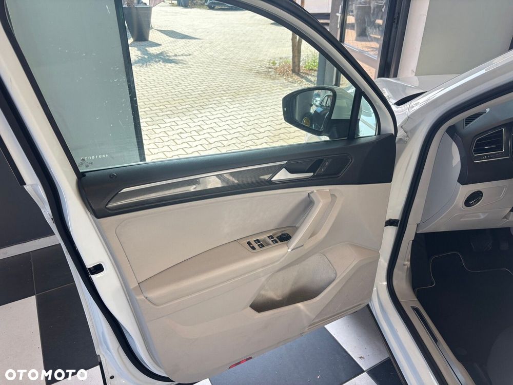 Volkswagen Tiguan - 9