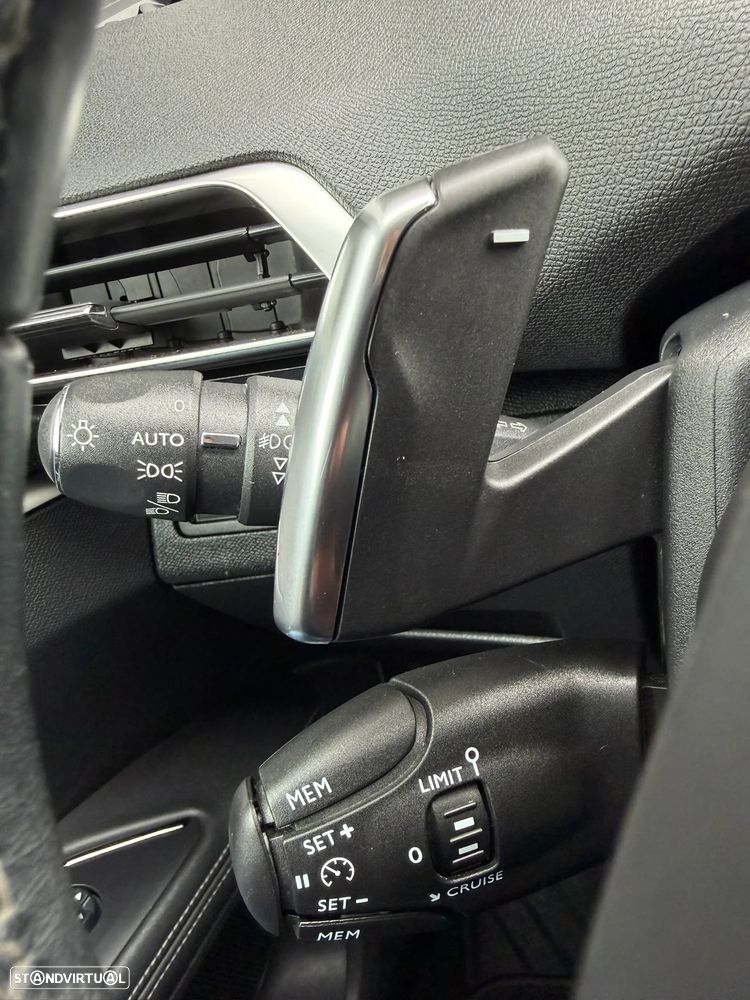 Peugeot 5008 1.5 BlueHDi Allure EAT8 - 40