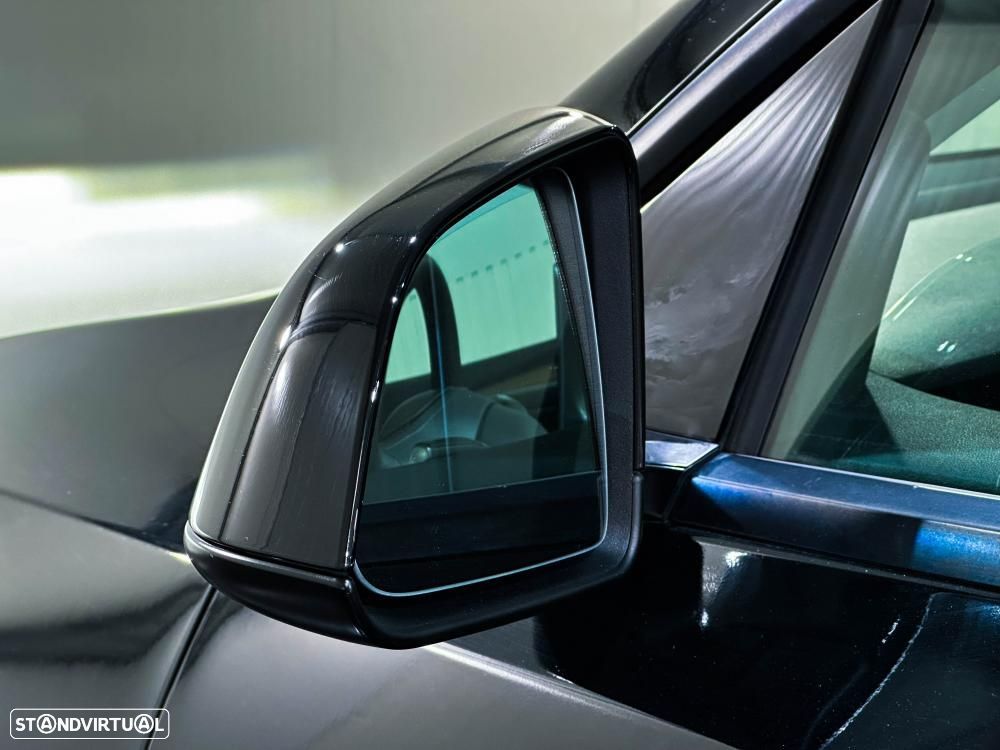 Tesla Model Y Long Range Dual Motor AWD - 17