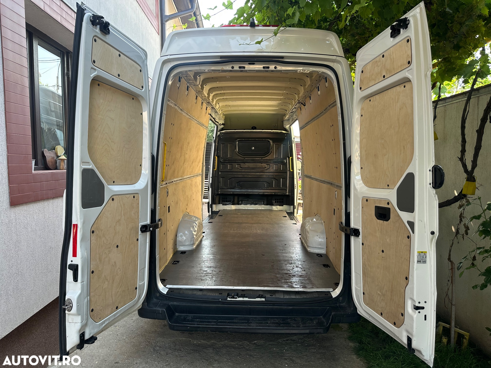 Volkswagen Crafter 3.5 CD Sasiu L4 FWD 103kW - 30