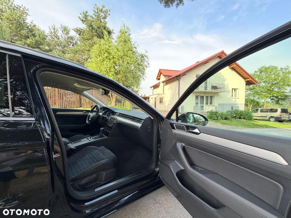 Volkswagen Passat 1.6 TDI SCR DSG - 22
