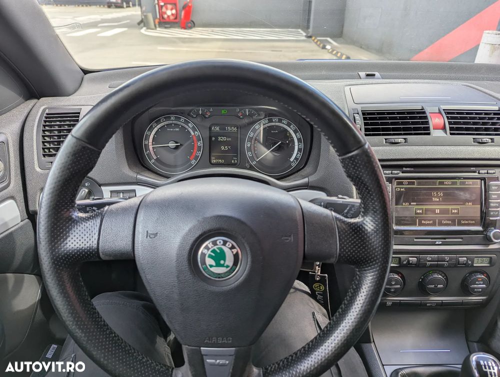 Skoda Octavia 2.0 TDI CR DPF RS - 11