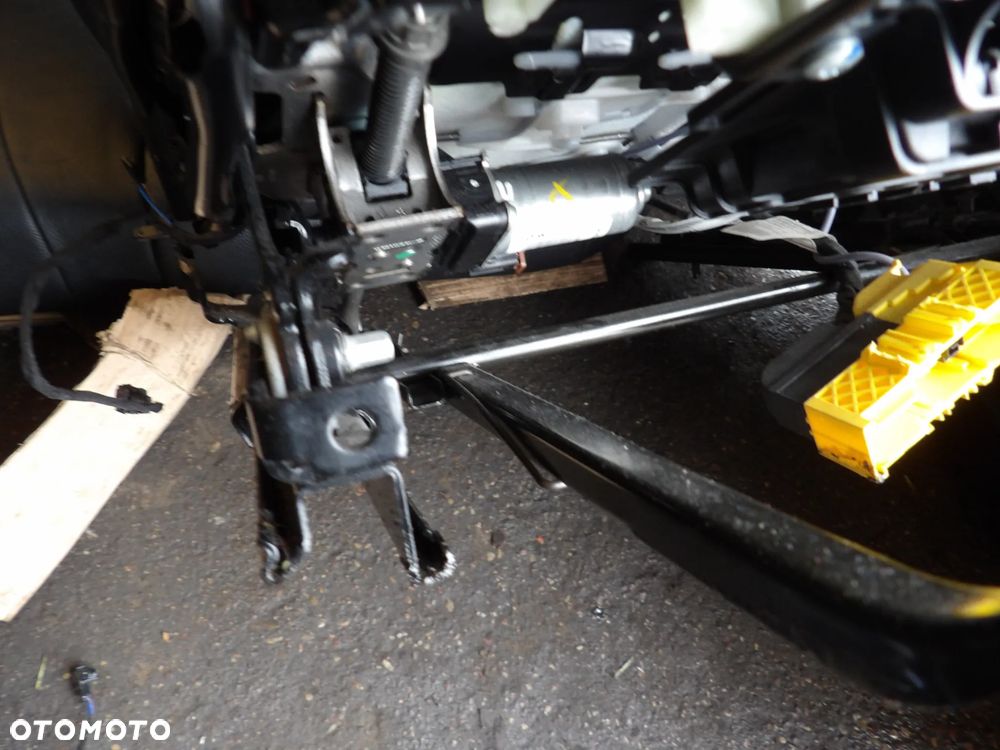 BMW - F10 - FOTELE , KANAPA , BOCZKI - KOMPLET - LIFT - OGRZEWANE - 5