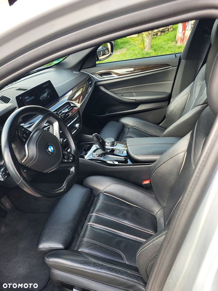 BMW Seria 5 520d xDrive Sport Line sport - 9