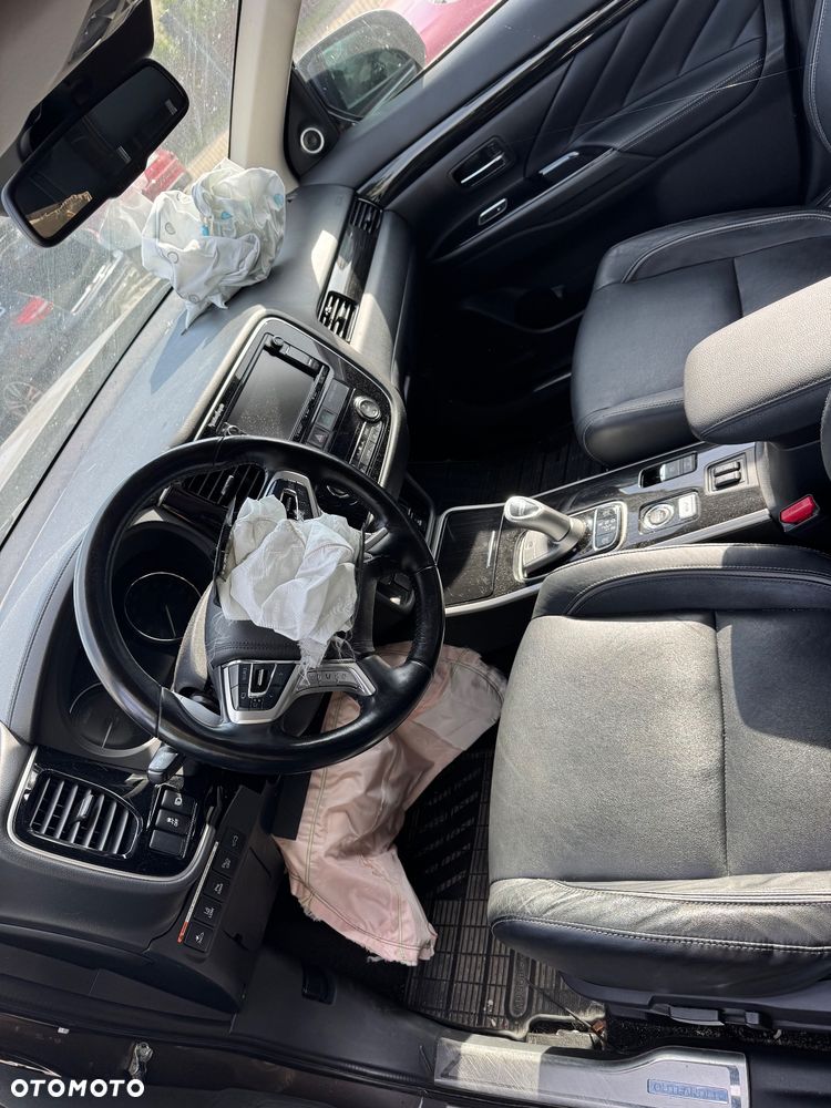 Mitsubishi Outlander 2.0 4WD - 15