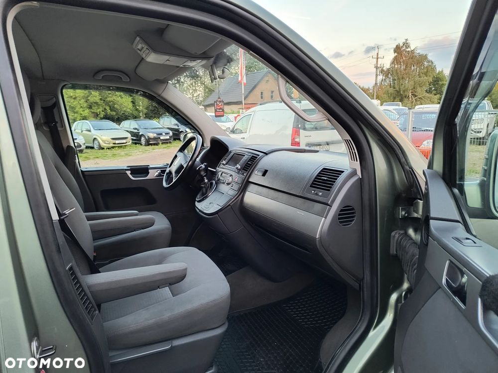 Volkswagen Multivan - 25