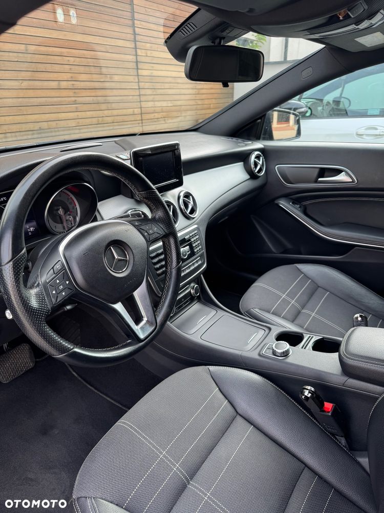 Mercedes-Benz CLA - 24