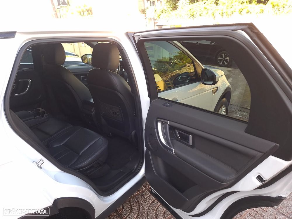Land Rover Discovery Sport TD4 HSE Luxury - 25